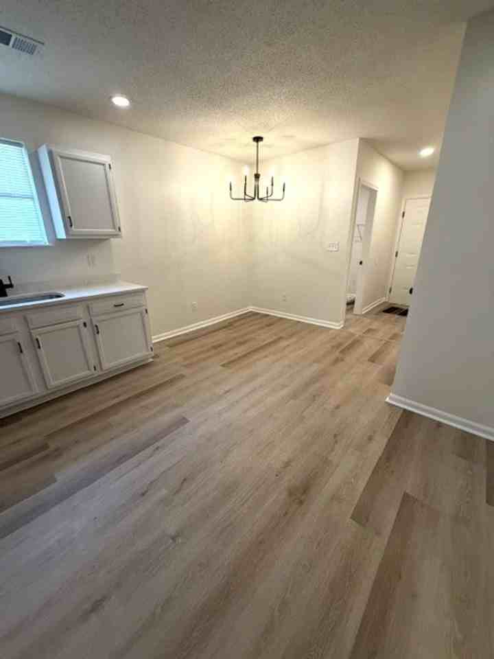 522 18th St - Photo 7 of 16