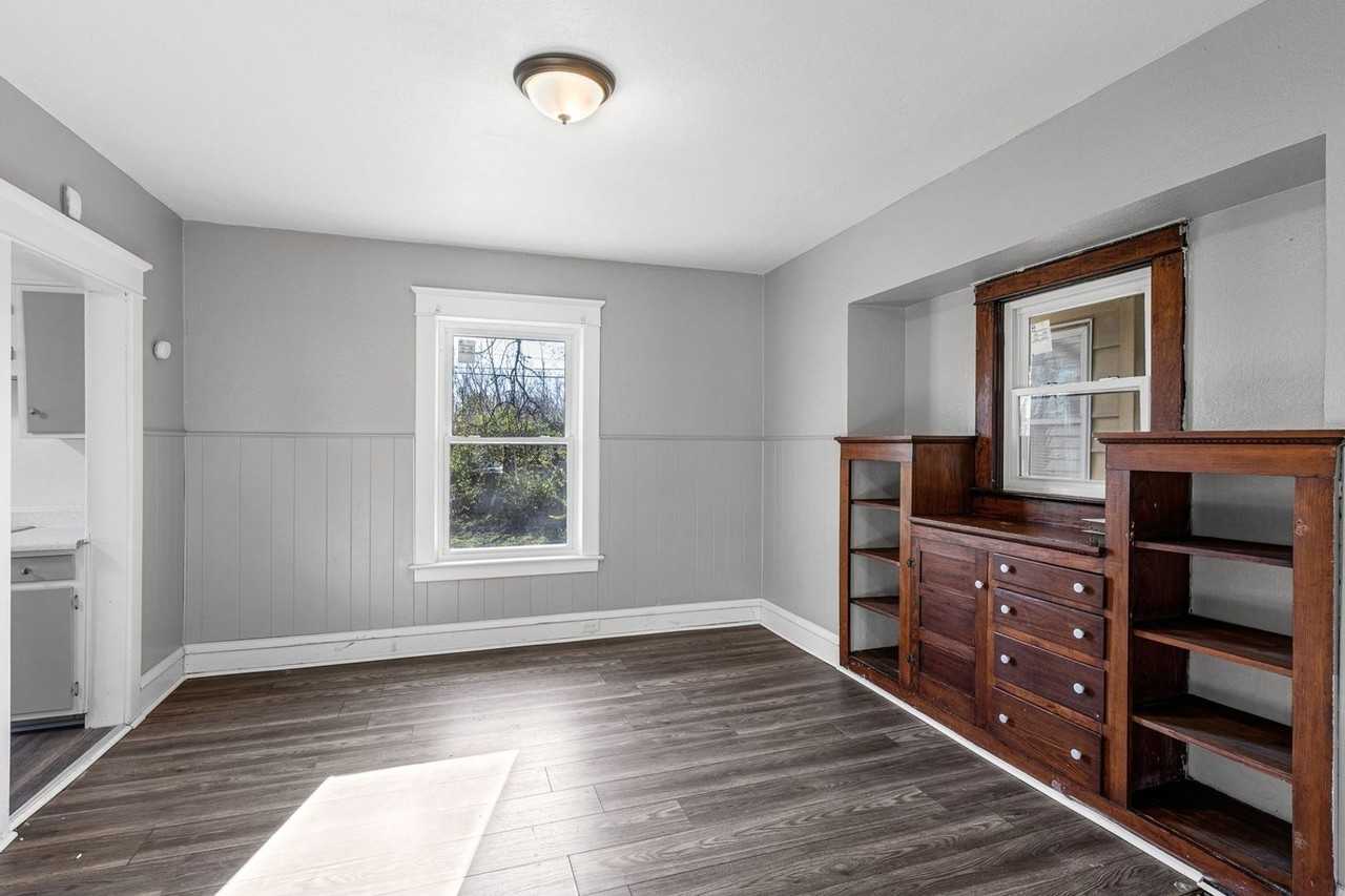 1573 Jermain Dr - Photo 5 of 18
