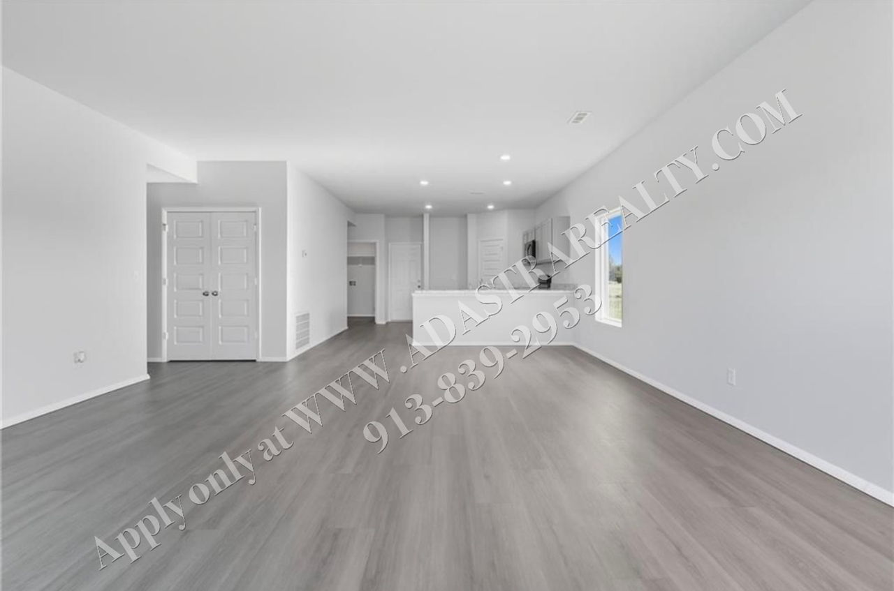 20846 Starside St - Photo 2 of 18