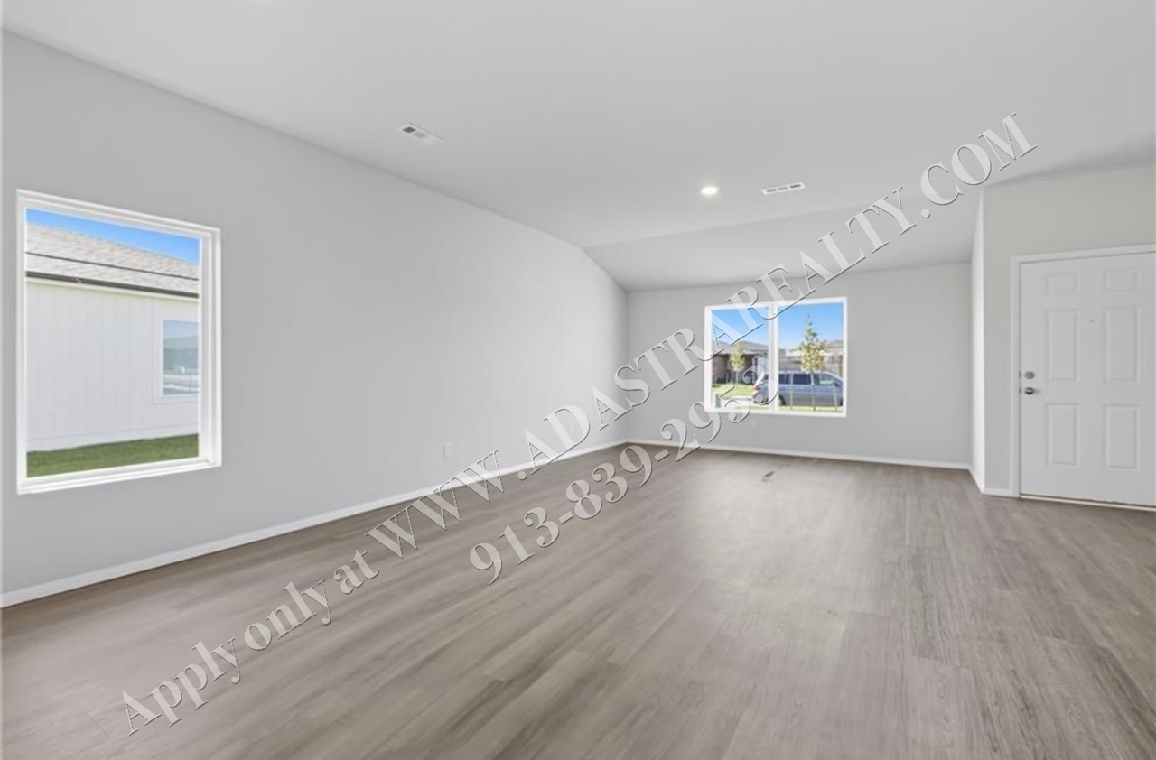 20846 Starside St - Photo 3 of 18