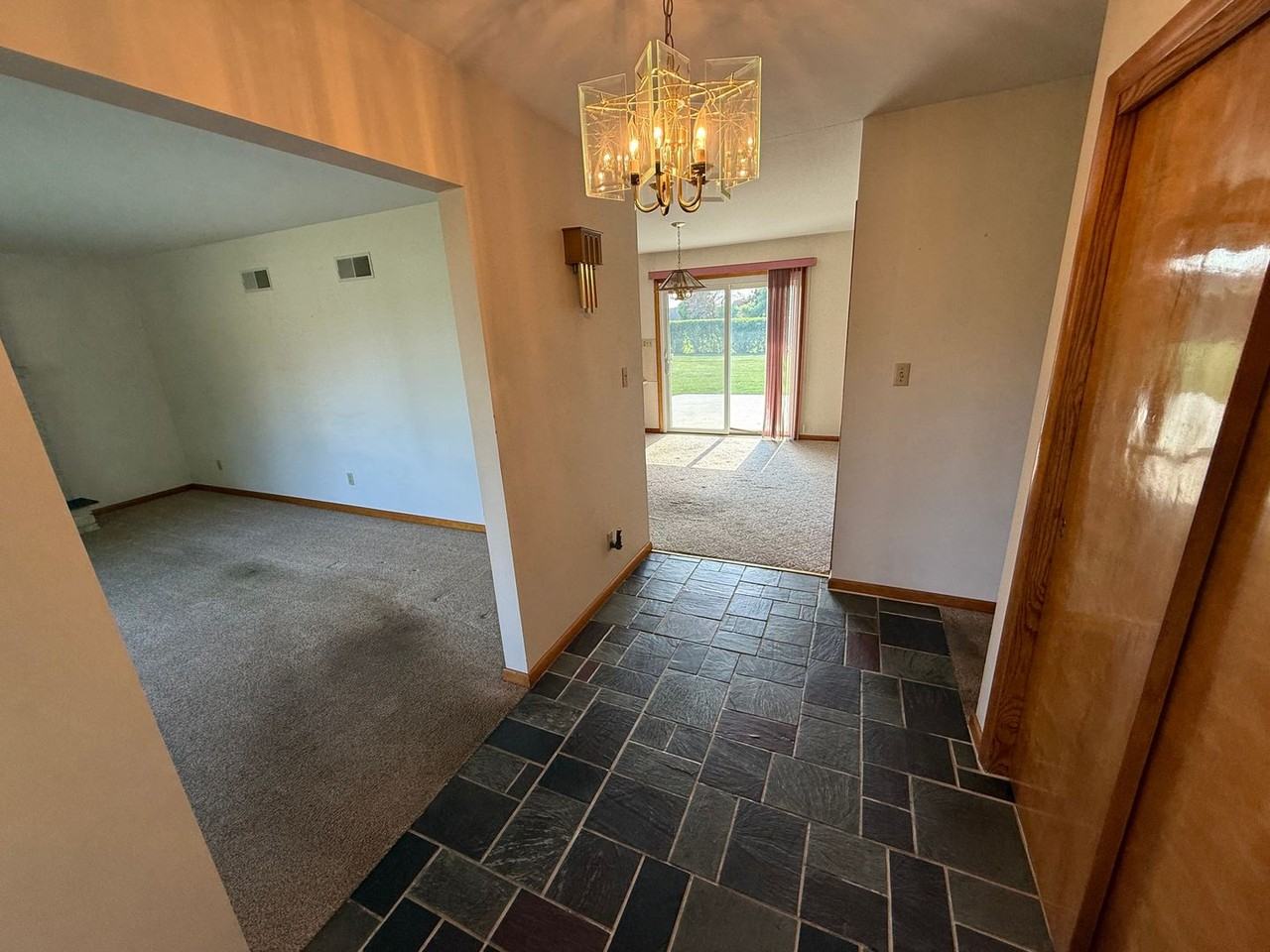 38 Williamson Ave - Photo 5 of 22