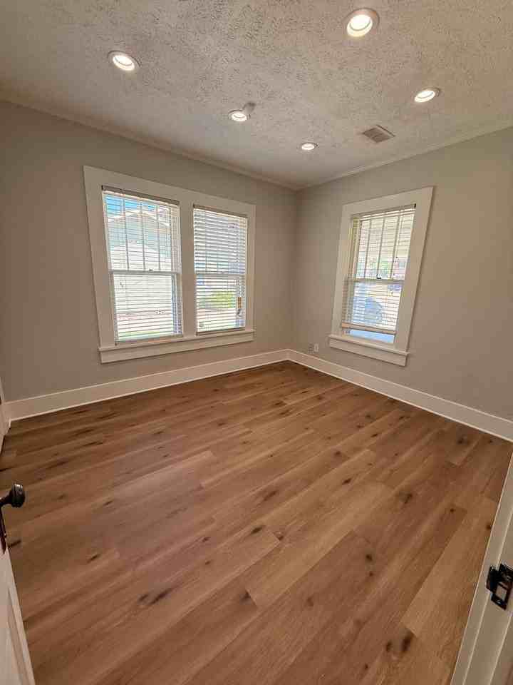 1109 2nd Ave N - Photo 5 of 14