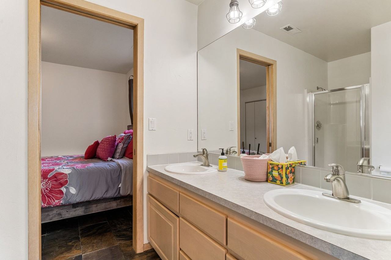 301 Canyon Pl - Photo 6 of 21
