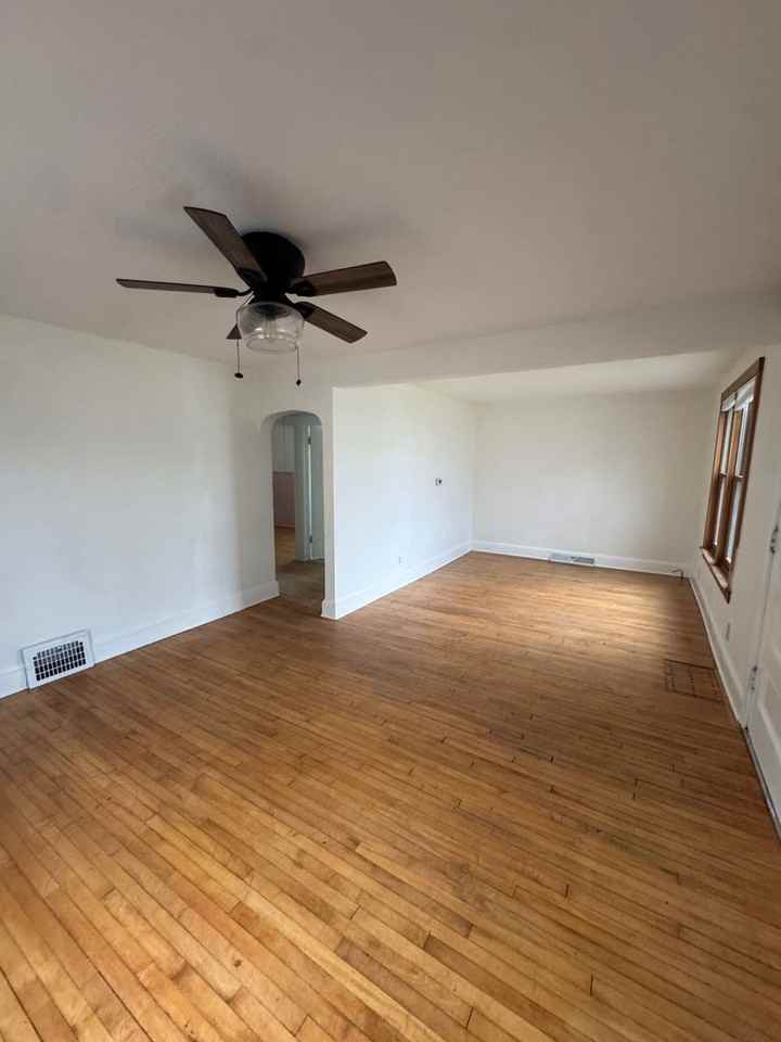 341 Wilson Ave - Photo 3 of 10