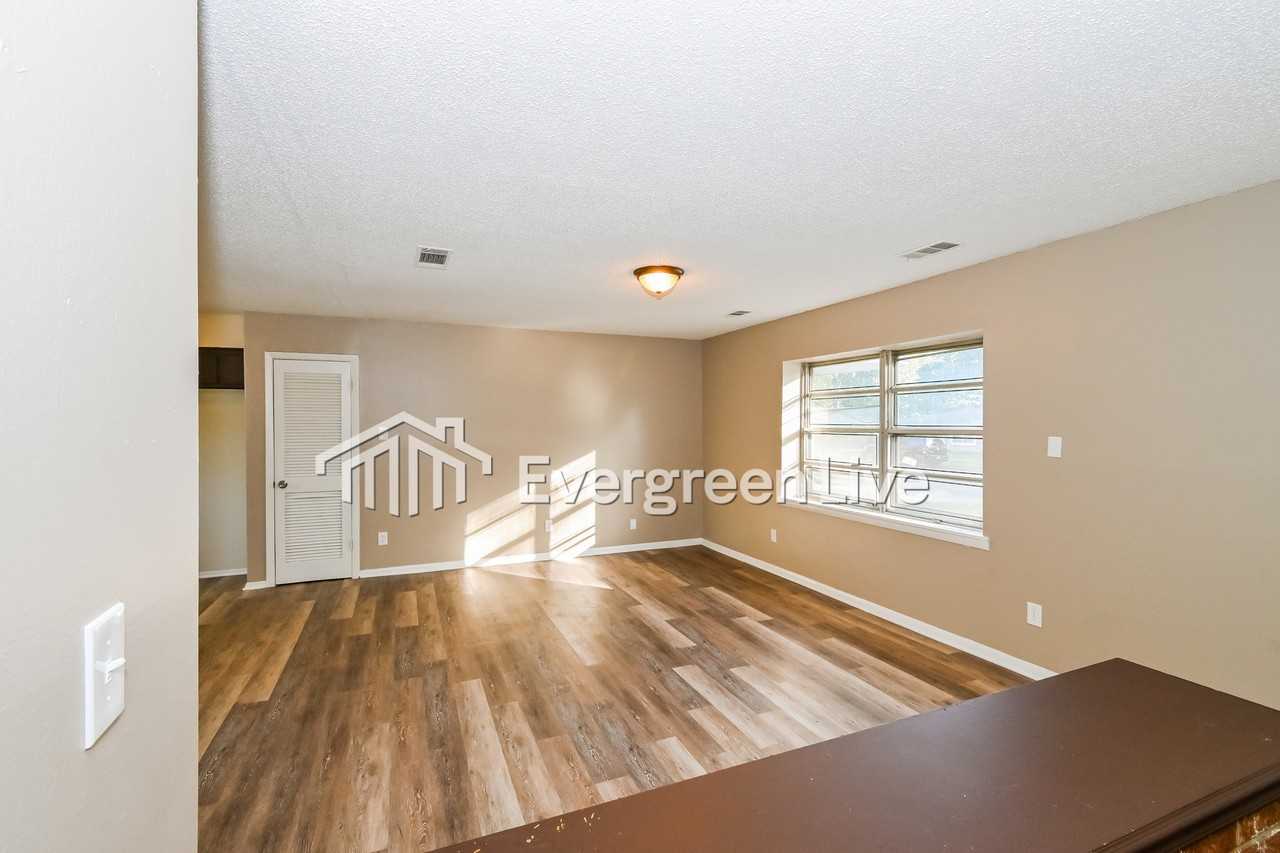 3081 Boxdale St - Photo 3 of 15