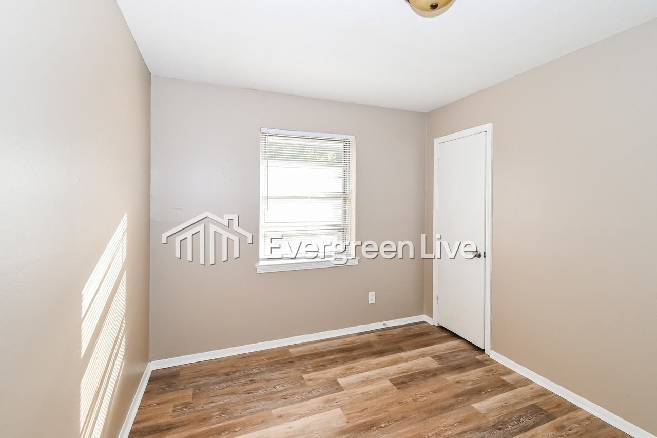 3081 Boxdale St - Photo 4 of 15