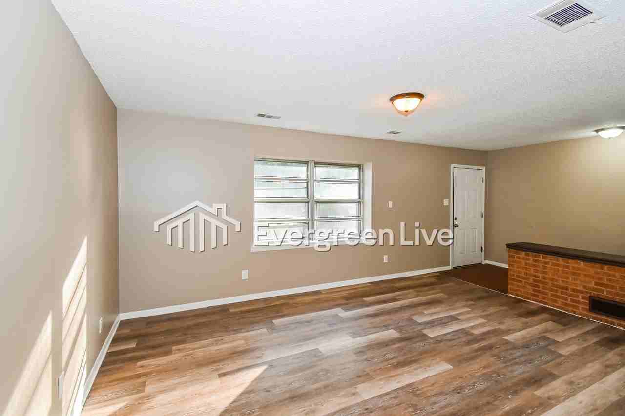 3081 Boxdale St - Photo 5 of 15