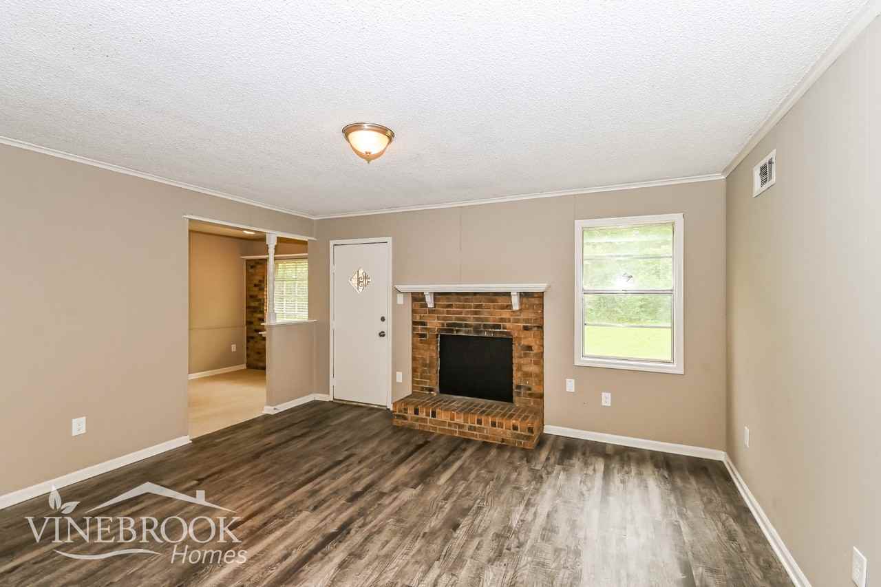 4958 Scenicwood Cv - Photo 3 of 15