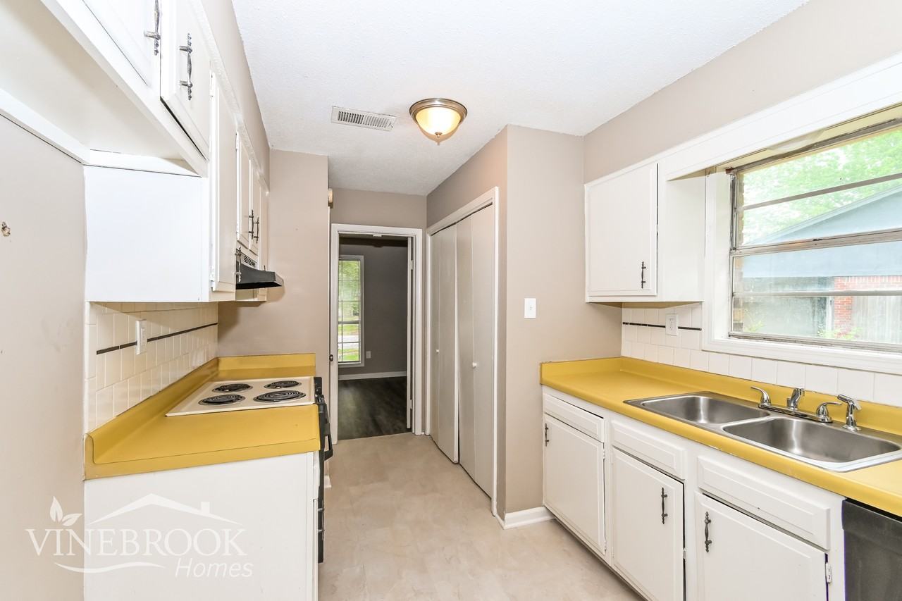 4958 Scenicwood Cv - Photo 5 of 15