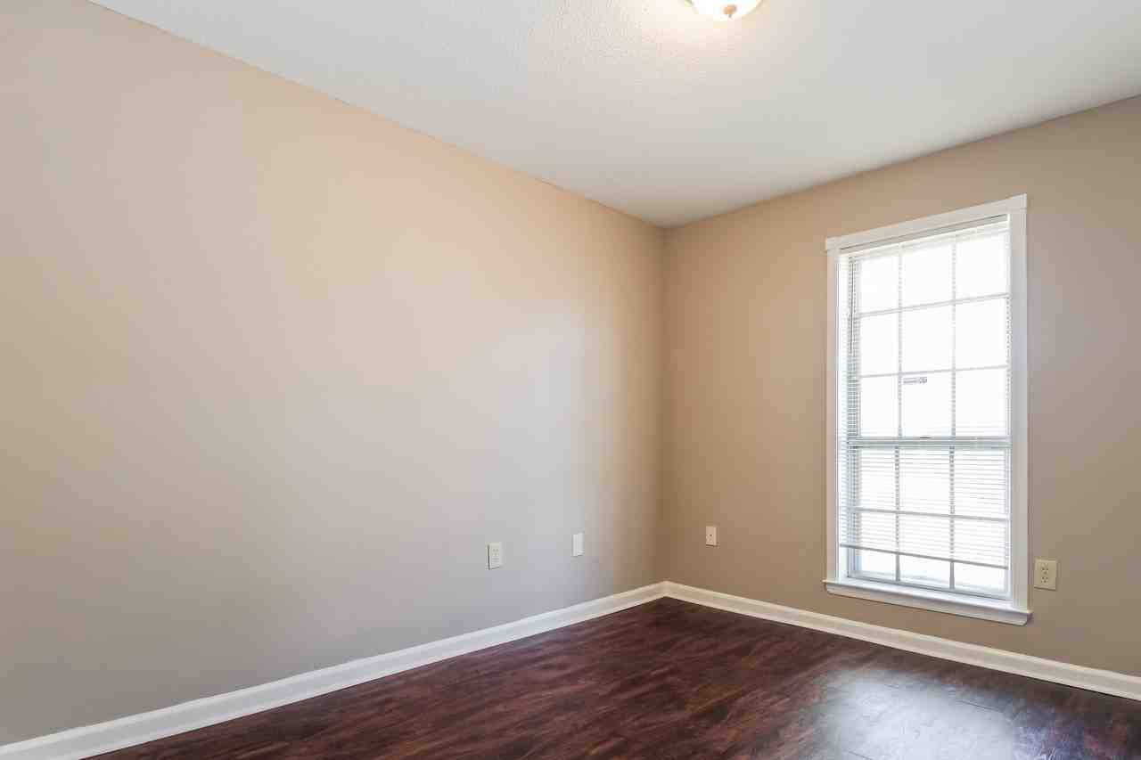 2808 Emerald St - Photo 6 of 15