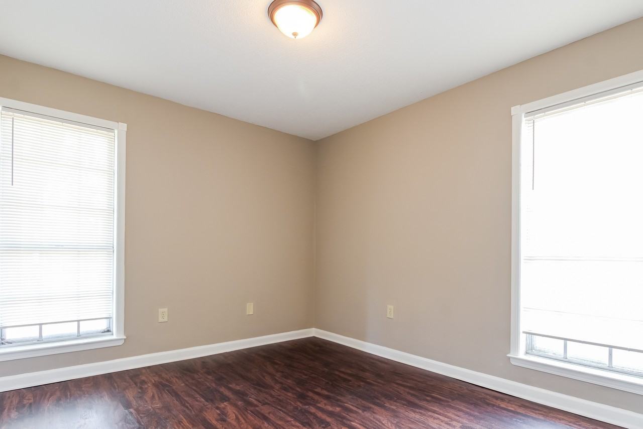 2808 Emerald St - Photo 7 of 15