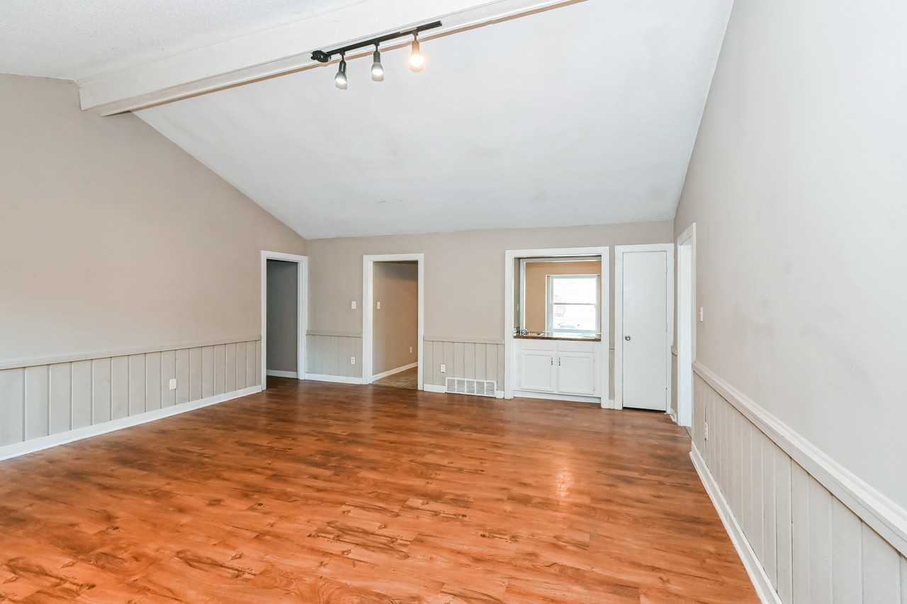 3806 Innsbrook Dr - Photo 4 of 15