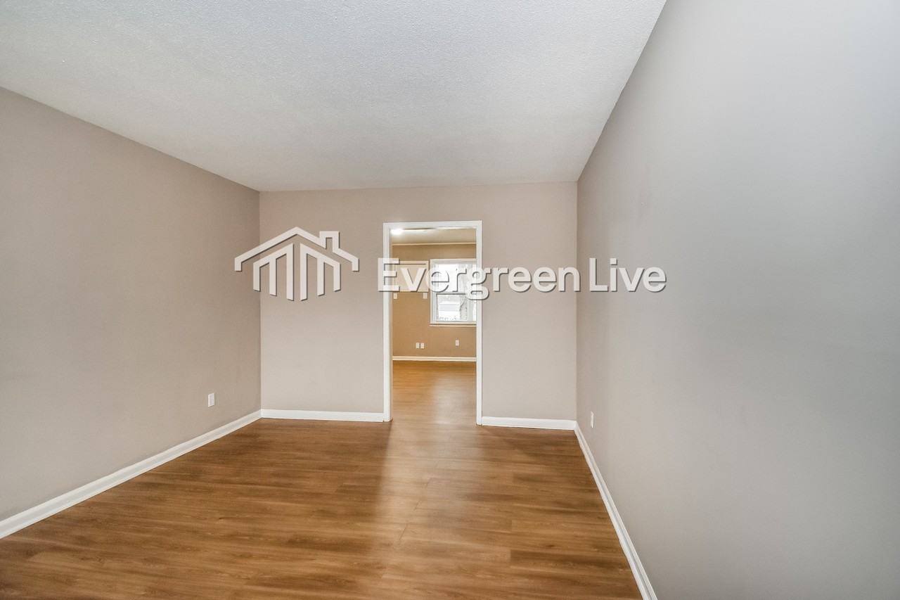 1939 Custer Dr - Photo 4 of 16