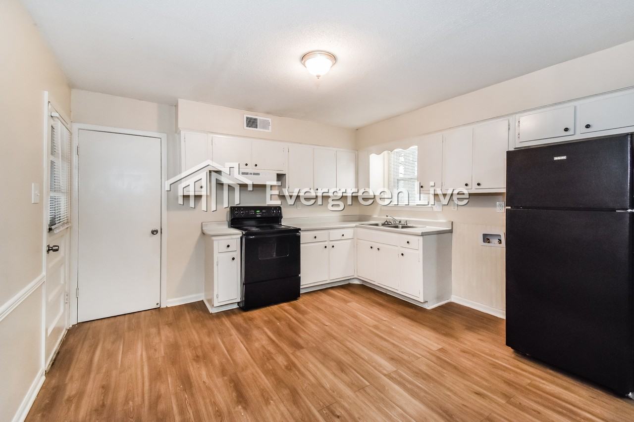 1939 Custer Dr - Photo 7 of 16