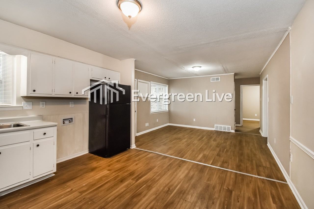 1939 Custer Dr - Photo 7 of 15