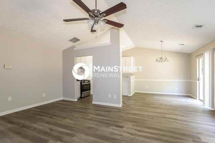 125 Waters Edge Dr - Photo 3 of 16