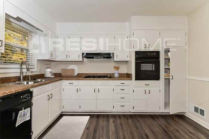 6010 Fairfield Dr - Photo 3 of 17