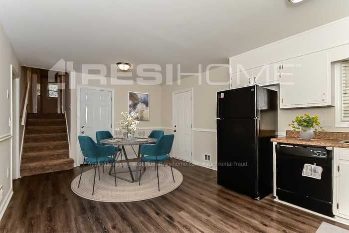 6010 Fairfield Dr - Photo 4 of 17
