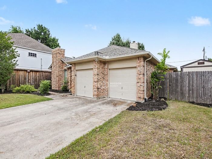2702 Kingswood Ct - Photo 2 of 21