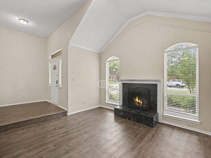 2702 Kingswood Ct - Photo 5 of 21