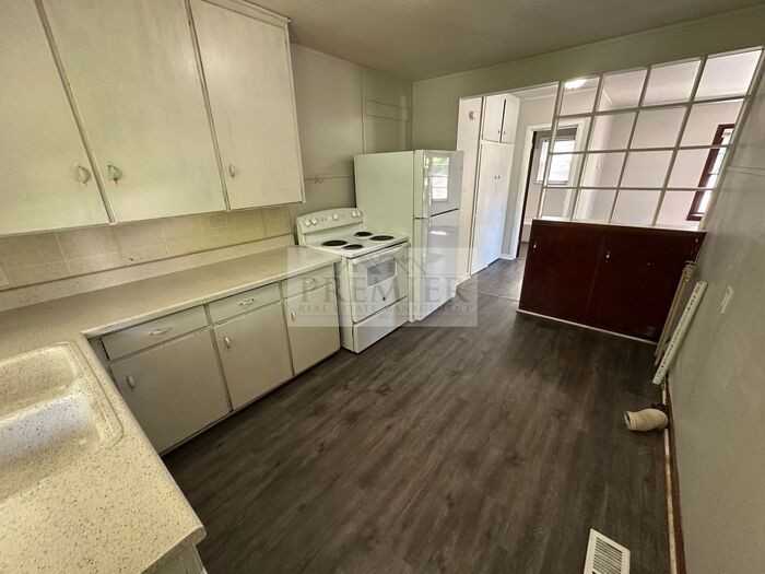1017 S Glenwood Ave #A - Photo 7 of 12