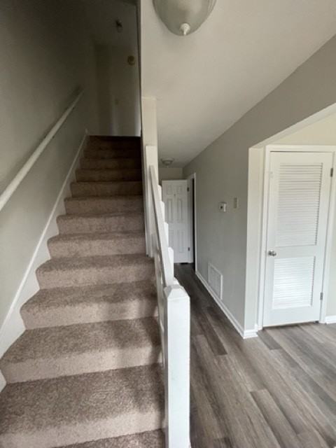 906 Wickford Dr - Photo 2 of 14