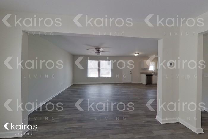 306 Foxtrot Trl - Photo 4 of 22