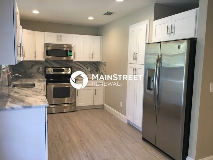 1410 Gorham St - Photo 5 of 14