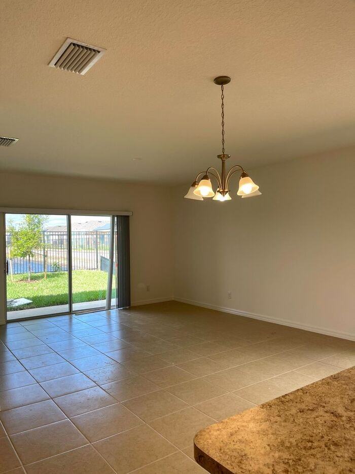 908 Anna Pl - Photo 3 of 20