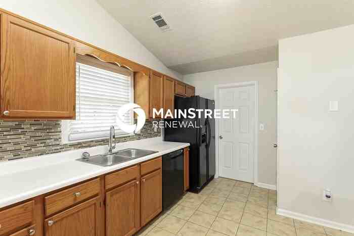 3410 Poplar Ridge Dr - Photo 5 of 15