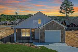 featured image of 590 Woodland Cir