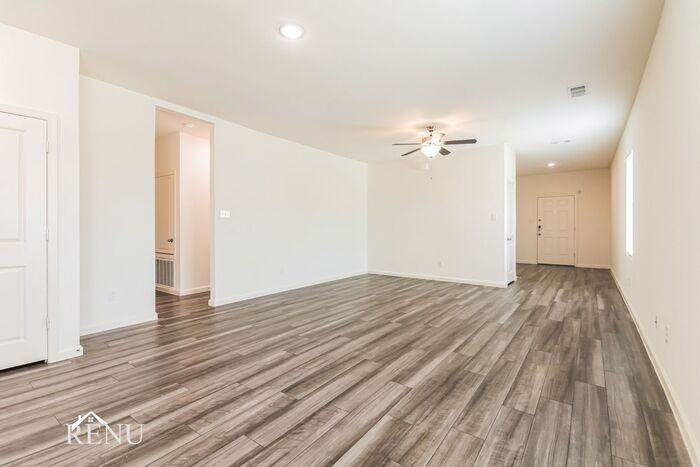6101 Harrah Ln #6101HL - Photo 7 of 17