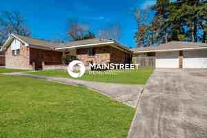 featured image of 2662 S Woodloch St
