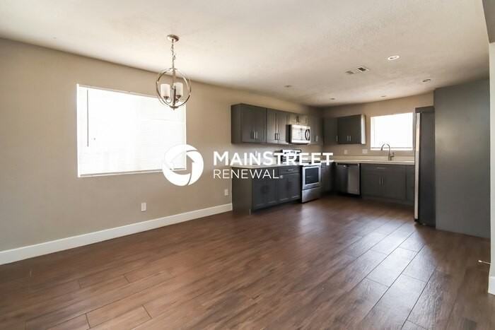 2662 S Woodloch St - Photo 6 of 16