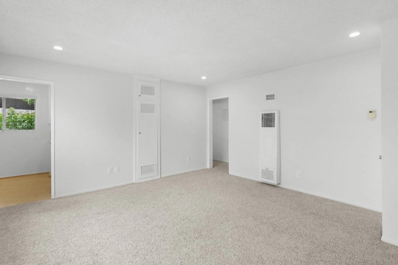 1219 Barry Ave - Photo 3 of 50