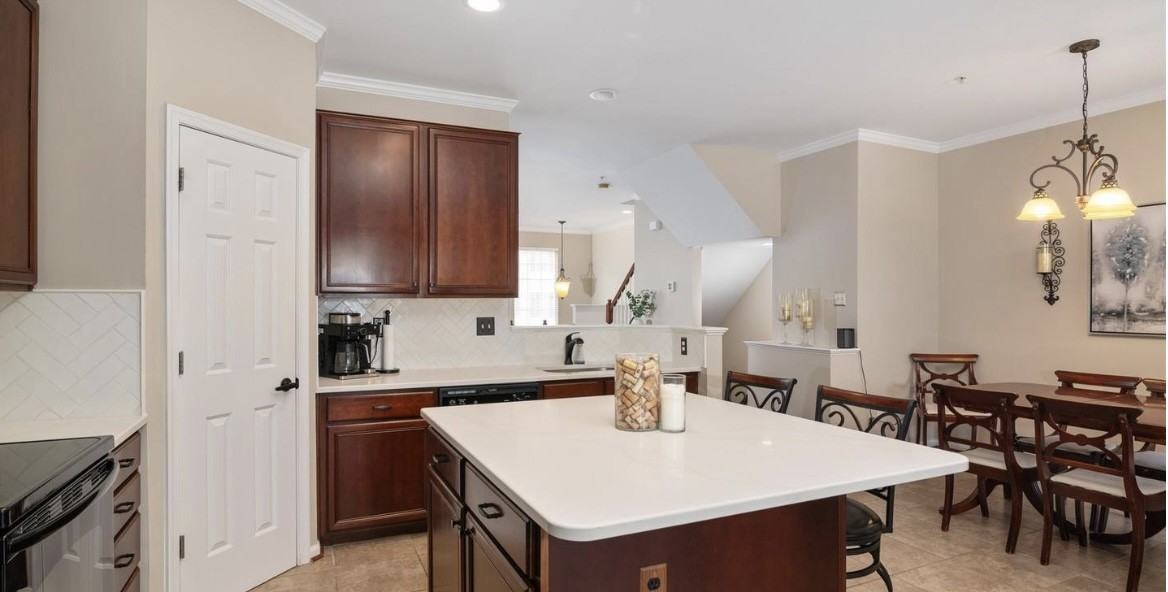 1028 Meandering Way #1028 - Photo 7 of 32