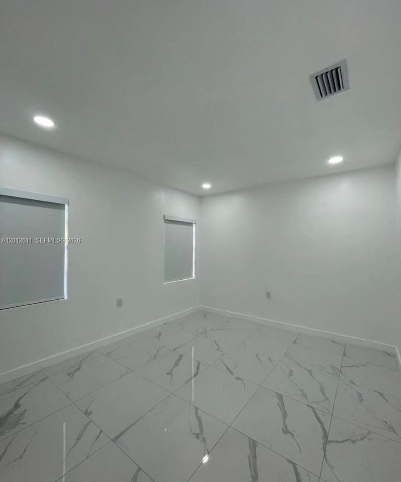 3161 Nw 31st St #NA - Photo 5 of 9
