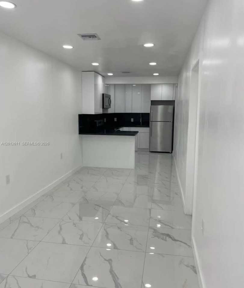 3161 Nw 31st St #NA - Photo 7 of 9