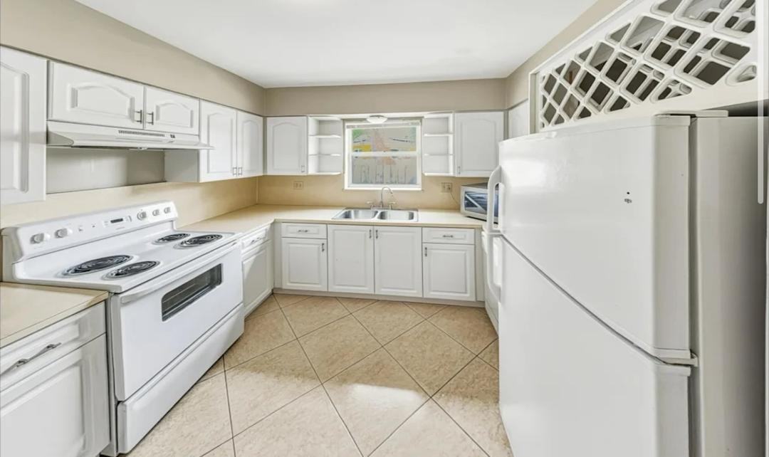 7407 W Glendale Ave #NA - Photo 2 of 5