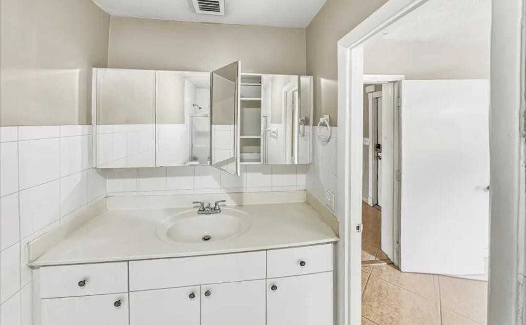 7407 W Glendale Ave #NA - Photo 3 of 5