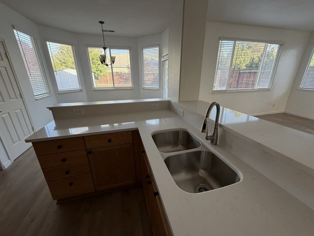 1550 Canyonlands Ct #NA - Photo 4 of 10