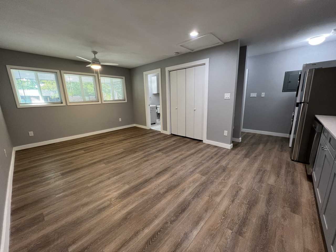 1900 Corona Dr Unit B #B - Photo 6 of 10