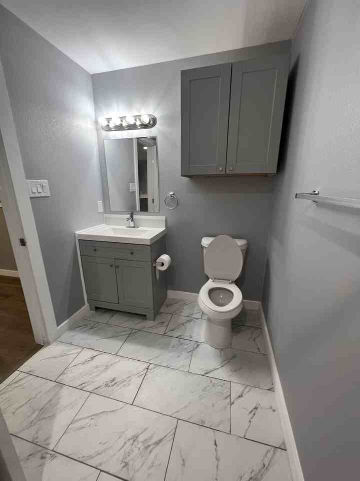 1900 Corona Dr Unit B #B - Photo 7 of 10