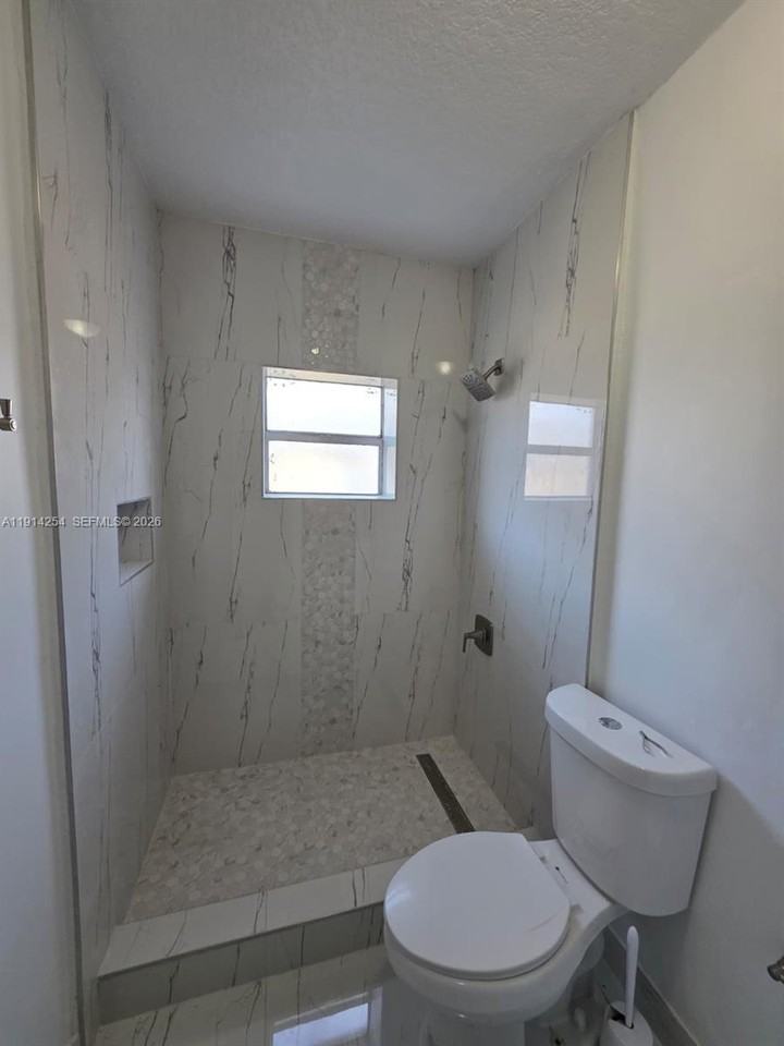 2970 Sw 17th St #NA - Photo 6 of 19
