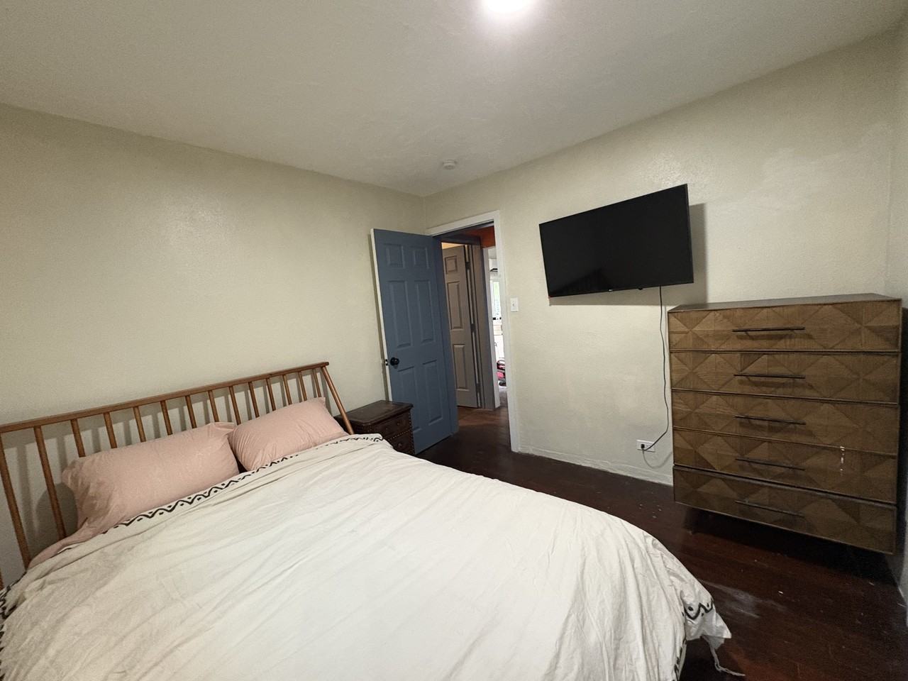 704 Franklin Ave #NA - Photo 2 of 11