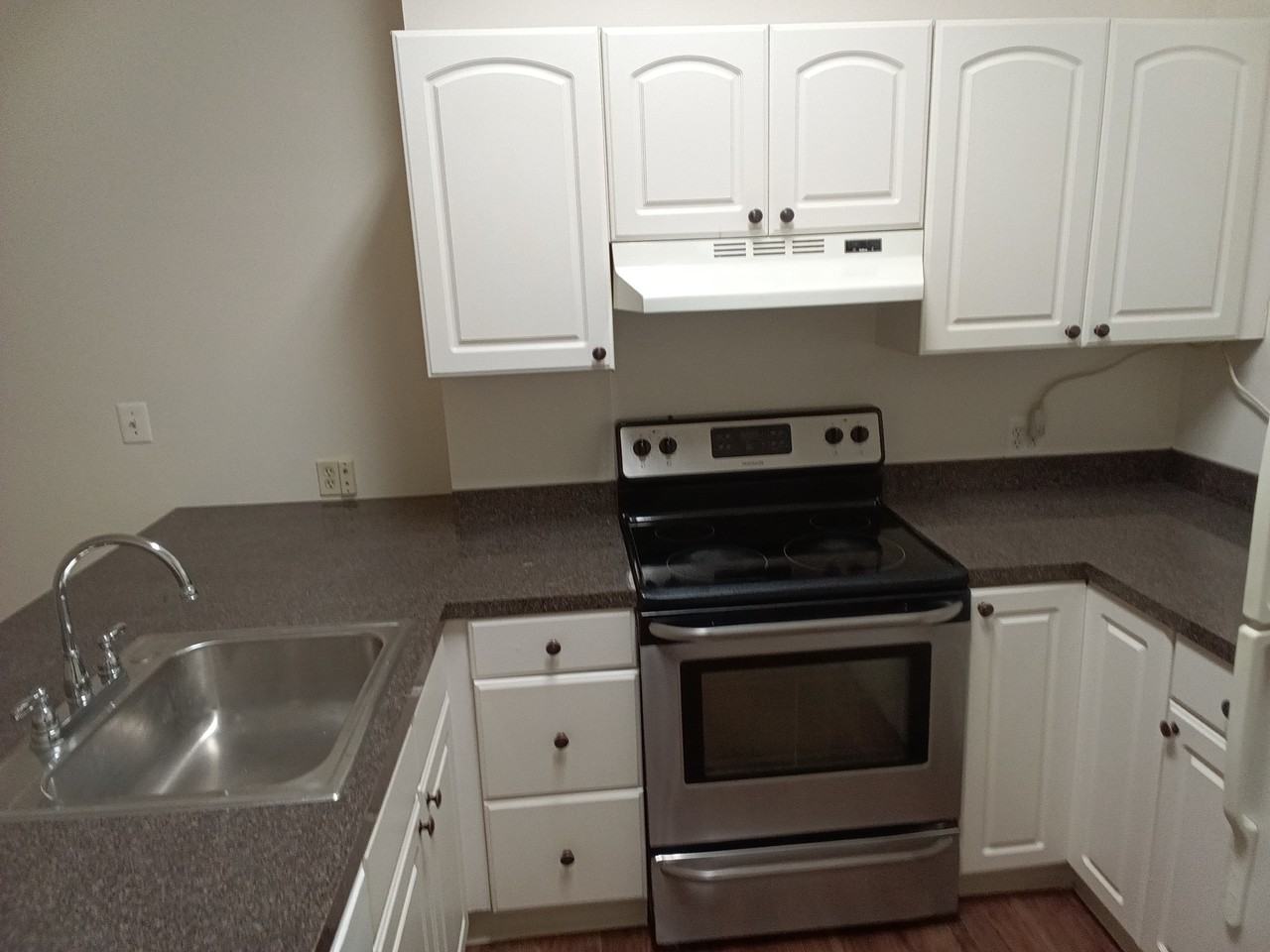 944 Macdade Blvd #B - Photo 3 of 12