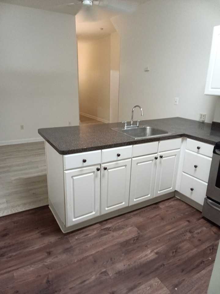 944 Macdade Blvd #B - Photo 4 of 12
