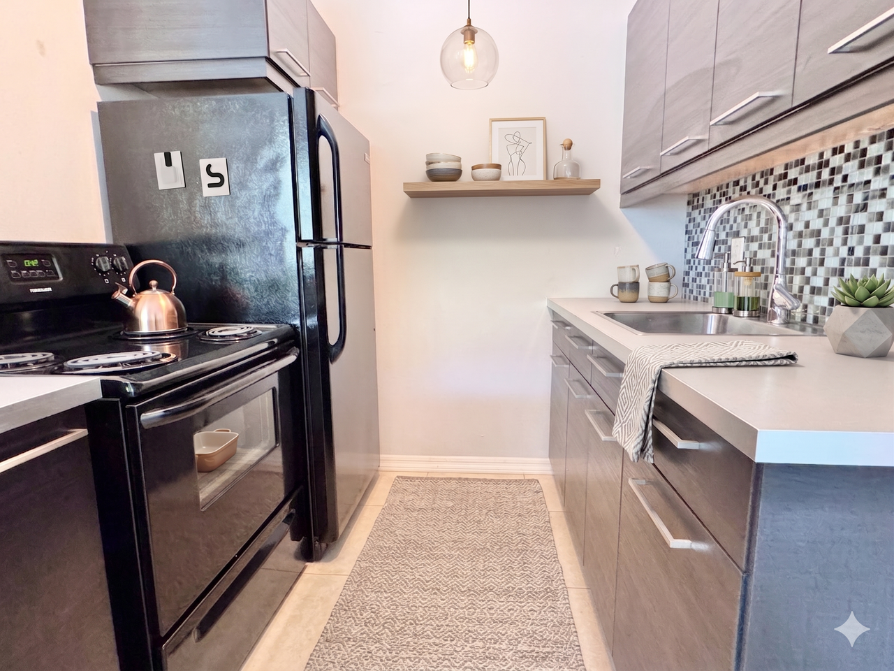 6947 E 6th St #7 - Photo 5 of 34