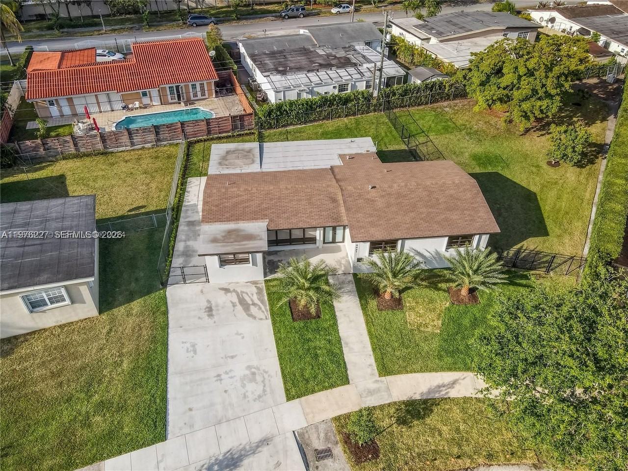 8421 Sw 27th Ter #NA - Photo 2 of 20