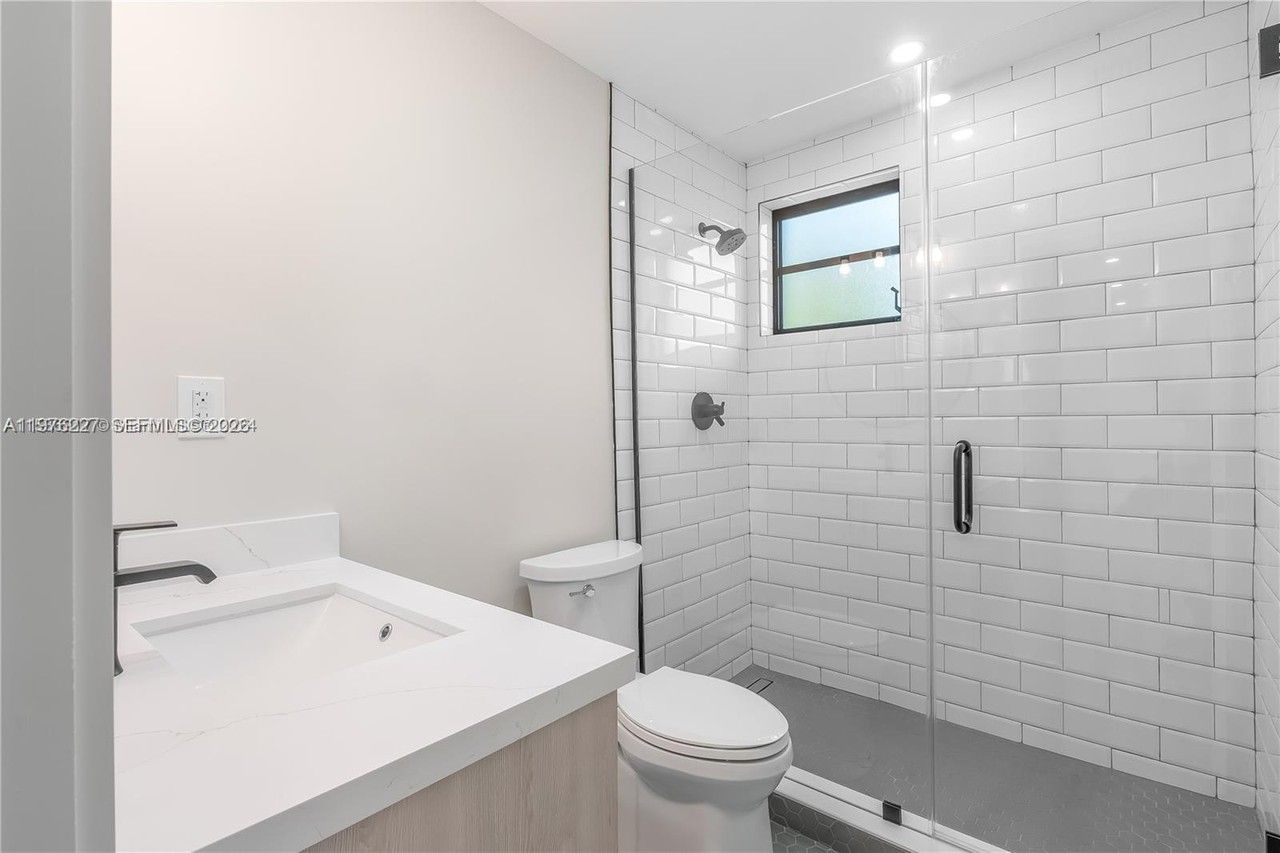 8421 Sw 27th Ter #NA - Photo 4 of 20